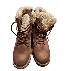 Women's boots size brown brand Fergie